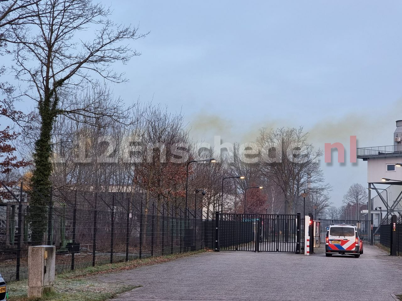 Incident bij Thales in Hengelo, hulpdiensten schalen op naar GRIP 1; NL-Alert verstuurd