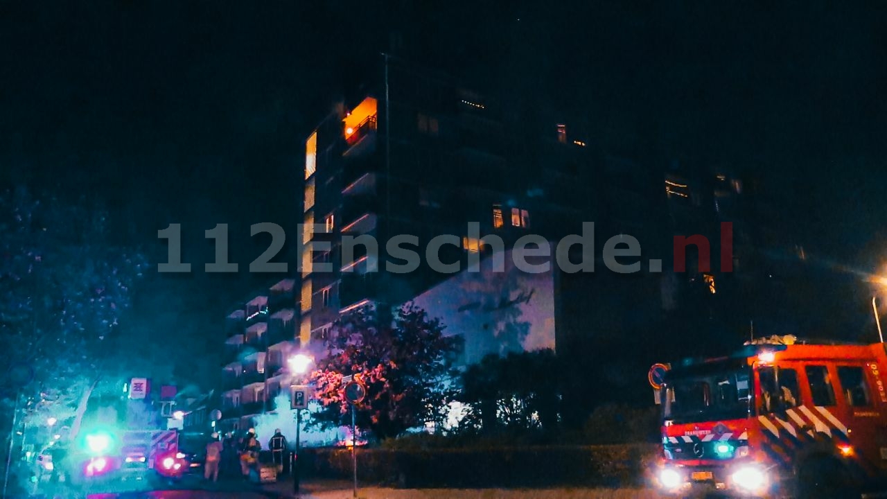 Brand op 9e etage van flatgebouw in Enschede, bewoners geëvacueerd