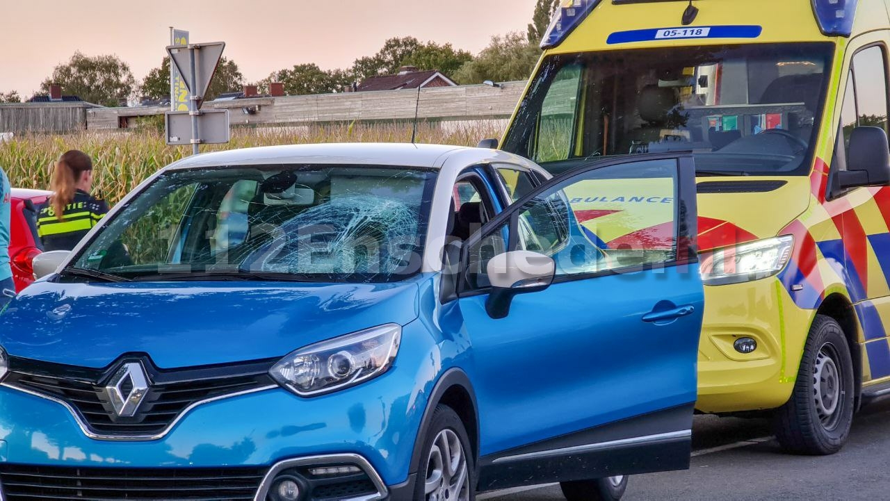 Fietsster geschept bij aanrijding in Glanerbrug, kruising afgesloten