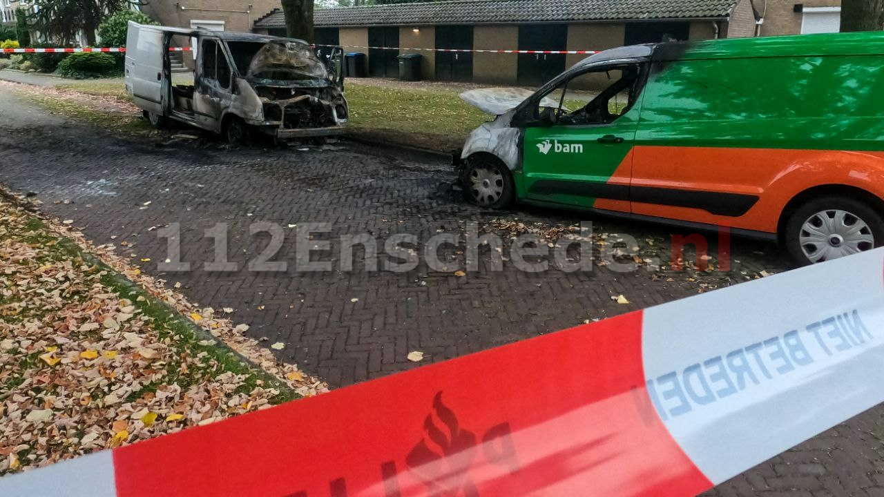 Twee auto’s uitgebrand in Enschede, meerdere buitenbranden