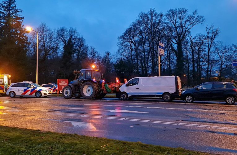 Kettingbotsing op de Oldenzaalsestraat in Enschede