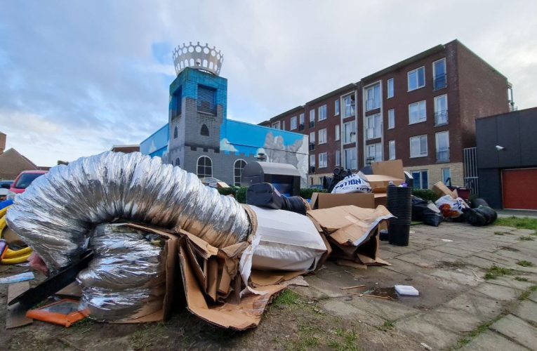 Complete inventaris van hennepkwekerij gedumpt in woonwijk Enschede