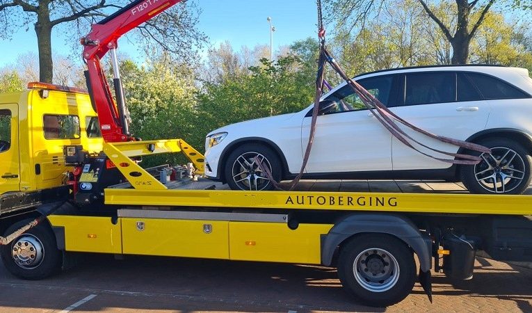 Auto in beslag genomen in Enschede in onderzoek naar dodelijk schietincident in Oss