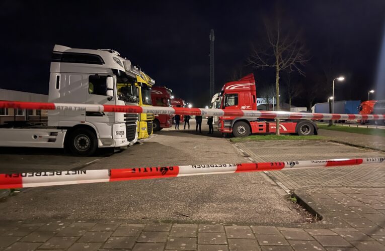 Overleden persoon aangetroffen in vrachtwagen Enschede