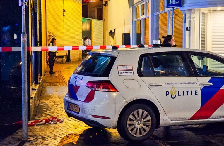 Stadsgravenstraat in centrum Enschede afgesloten wegens politieonderzoek