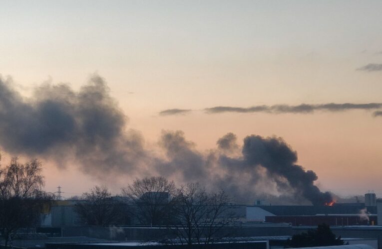 Explosie bij bedrijf in Enschede