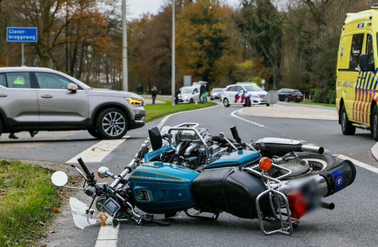 Motorrijder onderuit bij ongeval in Enschede