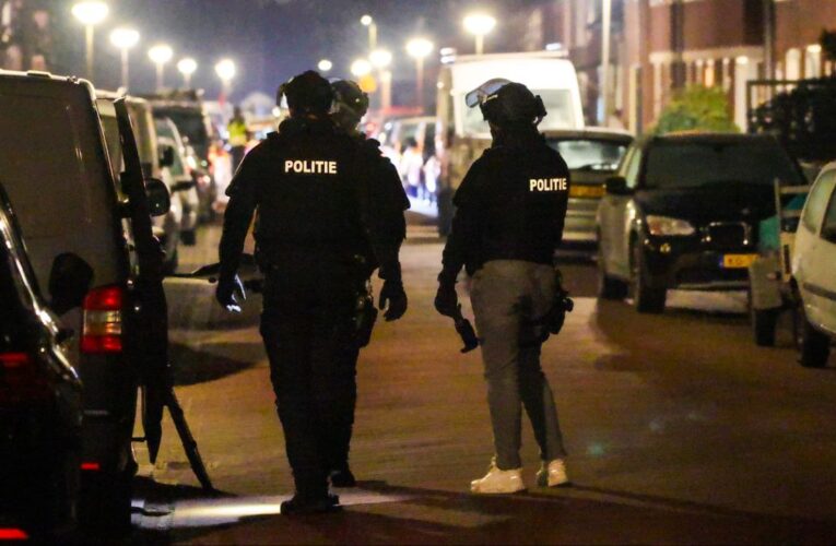 Drie aanhoudingen na inval in woning Enschede wegens overtreding Opiumwet
