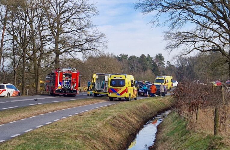 UPDATE: Automobilist overleden bij ernstige aanrijding op de N737 bij Enschede