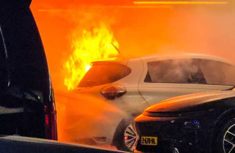 UPDATE: Grote brand in parkeergarage centrum Enschede