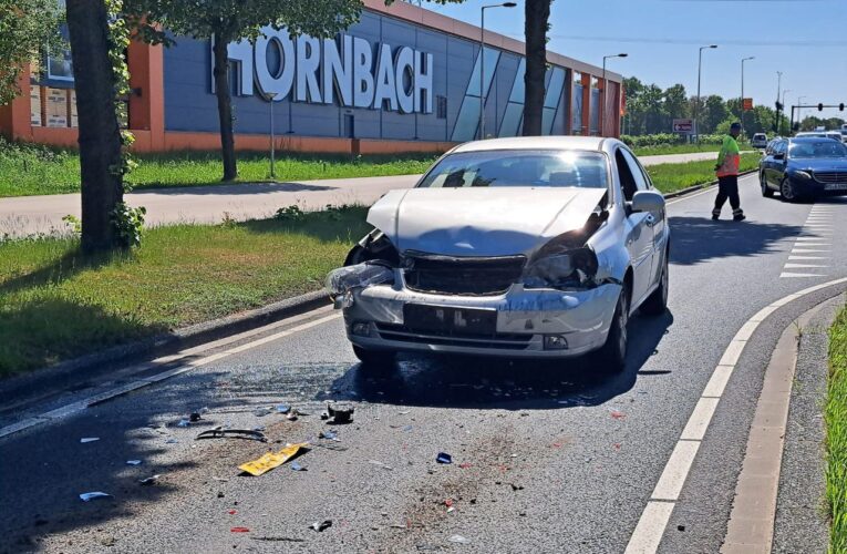 Auto’s botsen op de Zuiderval in Enschede: veel verkeershinder
